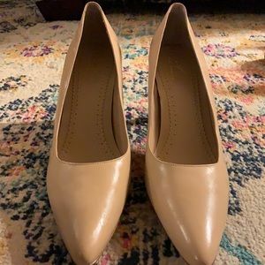 Brooks Brothers Genuine Leather Nude heel - Like New